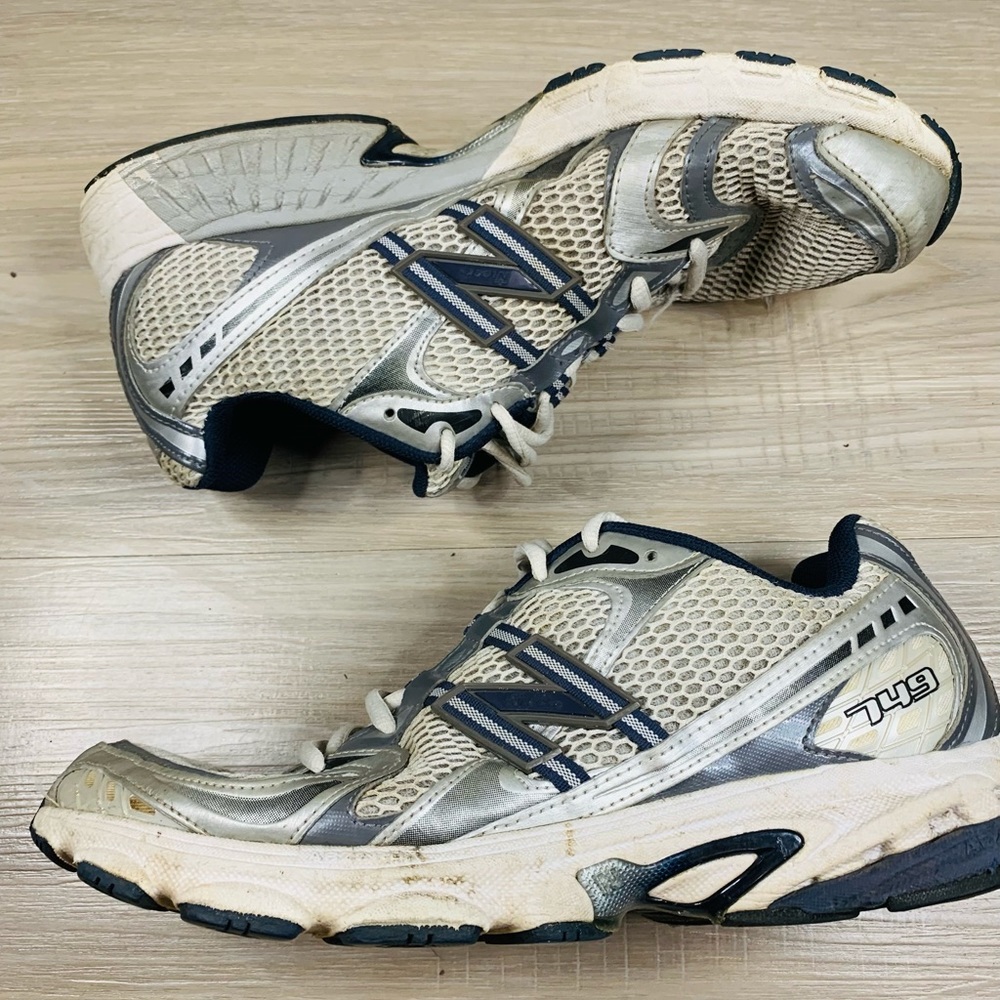 NEW BALANCE MEN (mr749st) Size 10.5